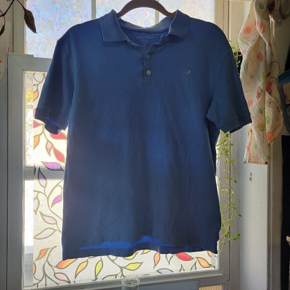 Tackle & Tides Men's Blue Polo Style Three Button Shirt Size Medium